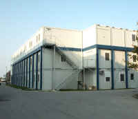 Containeranlage_ mit_Unterkonstruktion1.jpg (57304 Byte)